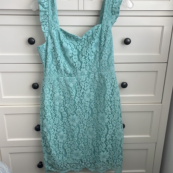 NWT Aakaa Women’s Blue Floral Lace Overlay Dress with Back Zipper - Size Medium - Picture 1 of 6